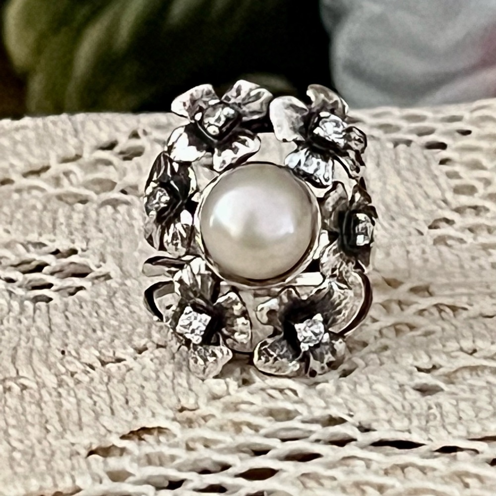 Cultured Pearl Flower Design Ring